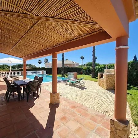 Ferienvilla Mit Pool, Garten Und Kinderspielplatz *